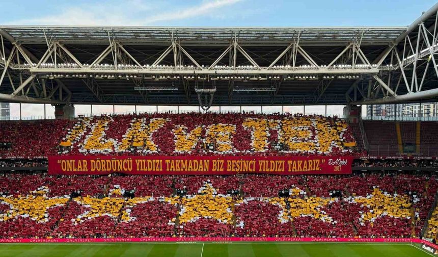 Galatasaray taraftarından şampiyonluk için özel koreografi