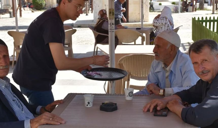 Germencik Belediyesi çay fiyatlarını 1 TL olarak güncelledi