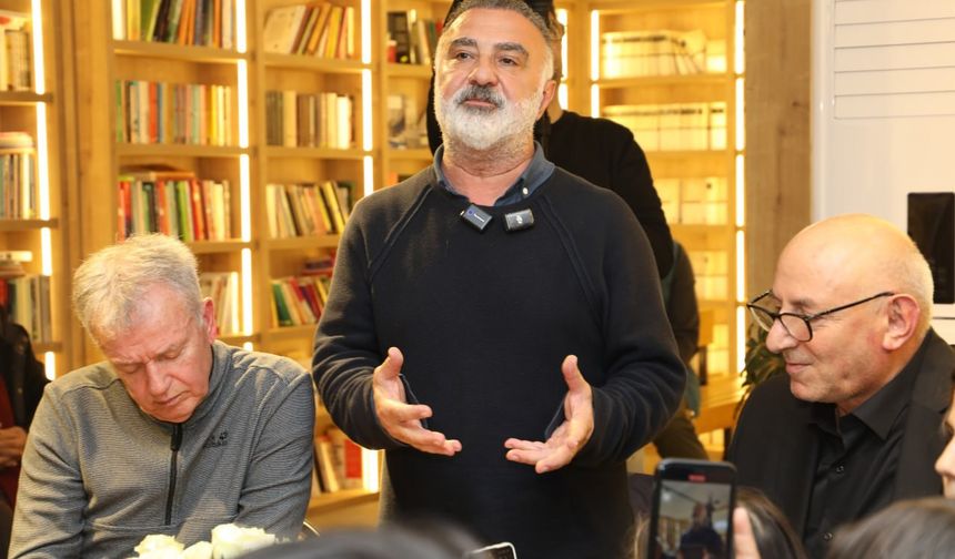Hafızalarda ‘Erdal Bakkal’ karakteri ile yer edinen usta oyuncuya Karasu’da yoğun ilgi