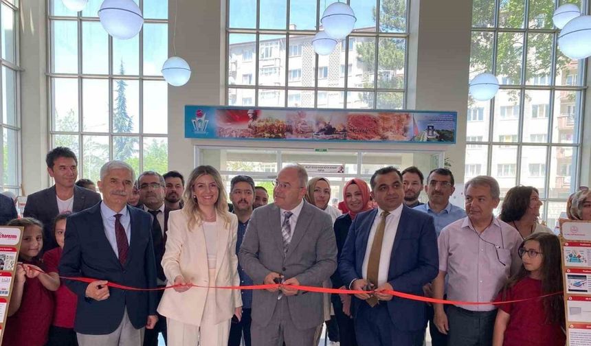 Harezmi Yıl Sonu Sergisi büyük coşkuya sahne oldu