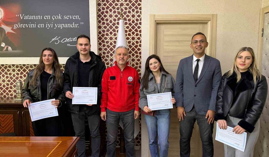 Hastanede boyama yapan gençlere teşekkür