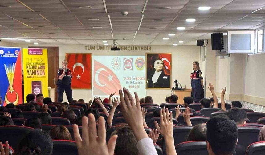 Jandarma liseli gençleri bilgilendirdi