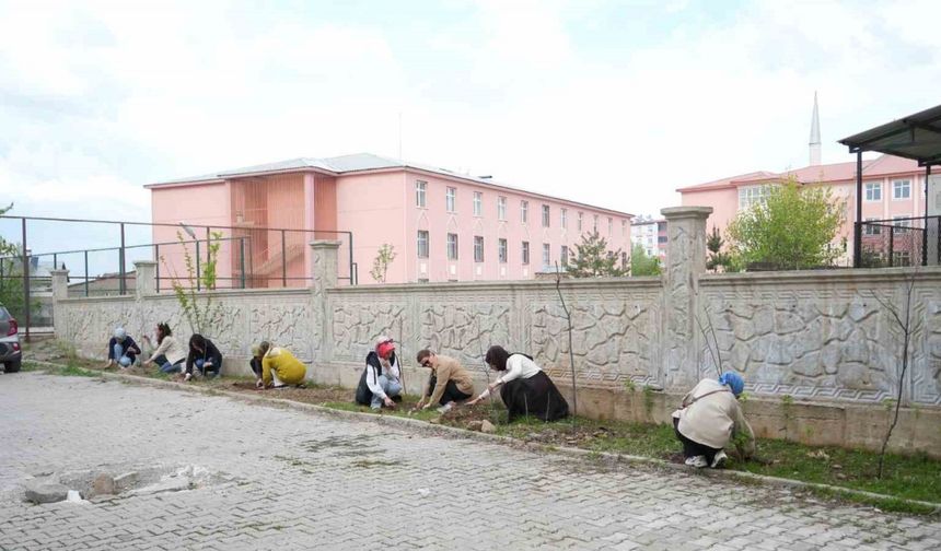 Kadın öğretmenler doğaya nefes oldu