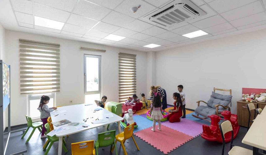 Kadınlar eğitimde, çocuklar güvende