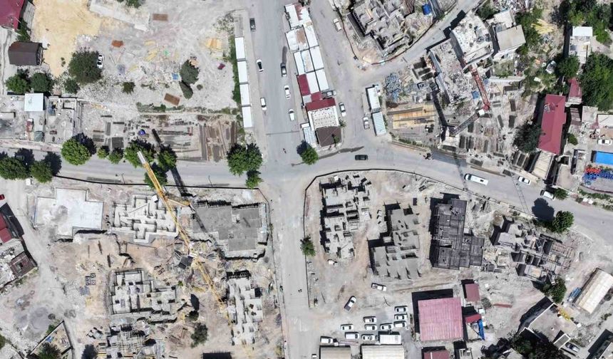 Kahramanmaraş’ın eski mahallelerinde deprem konutları yükseliyor