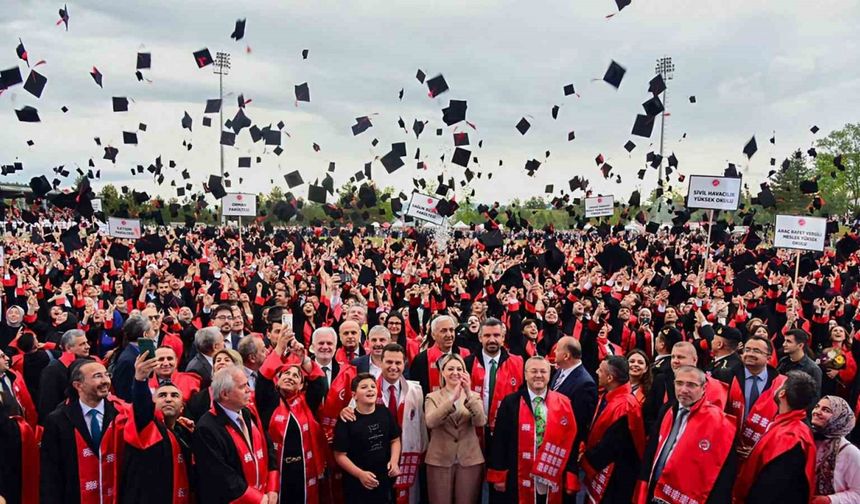 Kastamonu Üniversitesi’nde 4 bini aşkın öğrencinin mezuniyet coşkusu
