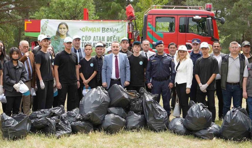 Kazdağları’nda yarım saatte yarım ton atık ve çöp topladılar