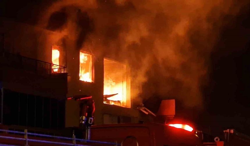 Konya’da 4 katlı apartmanda patlama ve yangın: 1’i ağır 12 yaralı