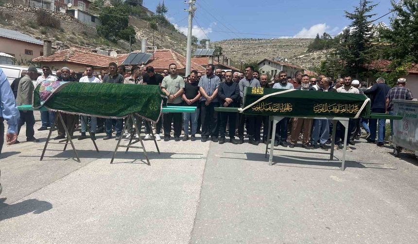 Konya’da ev yangınında hayatını kaybeden yaşlı çifte veda