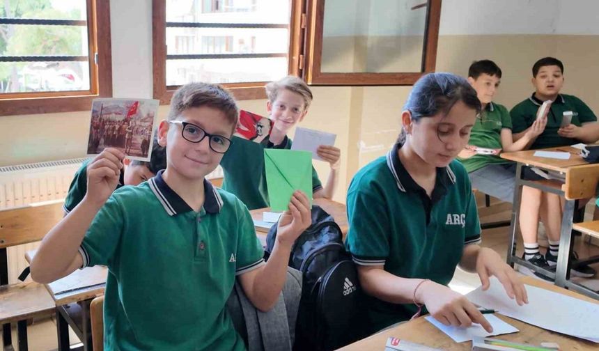 Manisalı öğrencilerden şehit annelerine duygu dolu mektup
