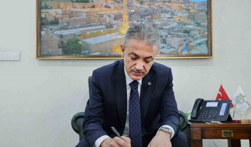 Mardin Valisi kurban vekaletini Gazze’ye ulaştırılmak üzere TDV ‘ye verdi