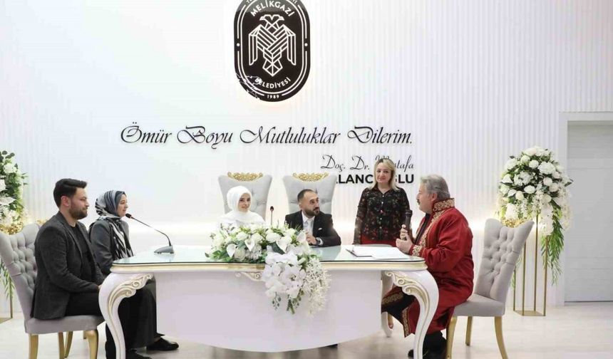 Melikgazi Belediyesi’nde 1 günde 60 nikah gerçekleşti