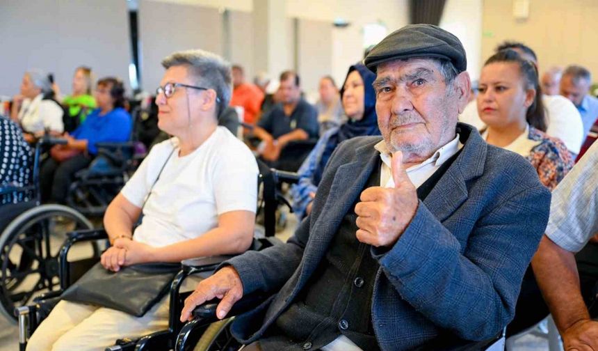 Mersin’de engellilere akülü sandalye desteği