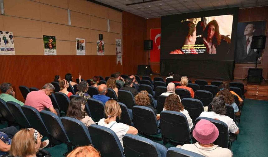 Mersin’de Frankofon Film Festivali, sinemaseverlerle buluştu