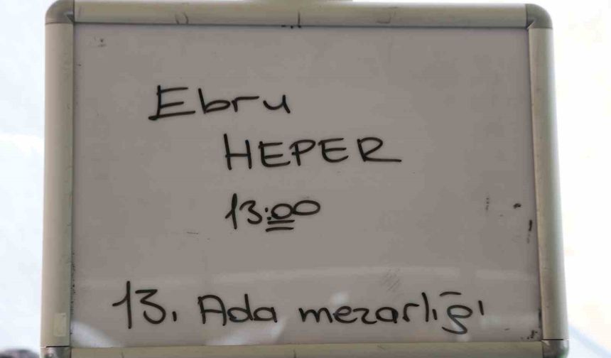 Metrobüs kazasında hayatını kaybeden Ebru Heper defnedildi