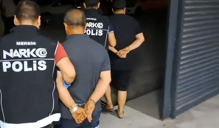 Meyve suyu üretim deposuna uyuşturucu baskını: 812 kilo sentetik ecza maddesi ele geçirildi