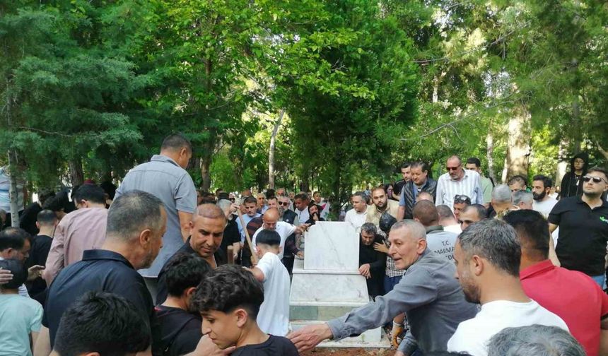 Motosikletin çarpması sonucu hayatını kaybeden 12 yaşındaki çocuk toprağa verildi