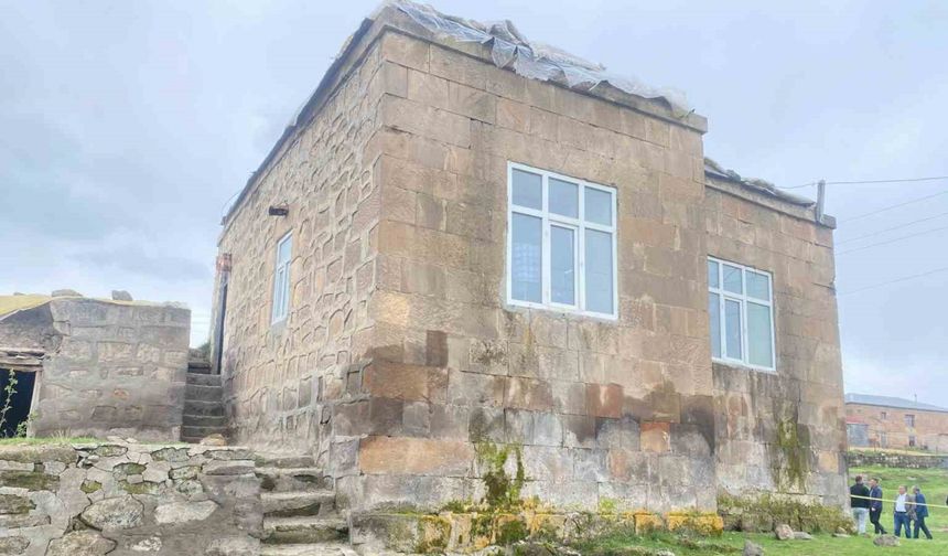 Muş’ta evin tavanı çöktü: 1 ölü