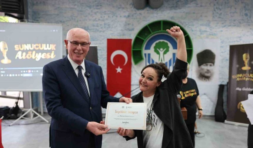 Odunpazarı Belediyesi Sunuculuk Atölyesi’nden mezuniyet coşkusu
