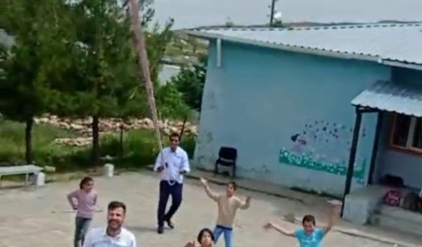 Öğrenciler dron istedi, öğretmenler uçurtmadan yaptı