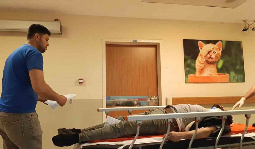 Otomobil ile motosiklet çarpıştı: 3 yaralı