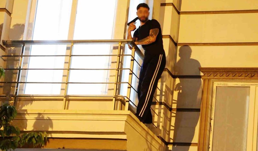 Oyuncak tabancayla polisi alarma geçirdi