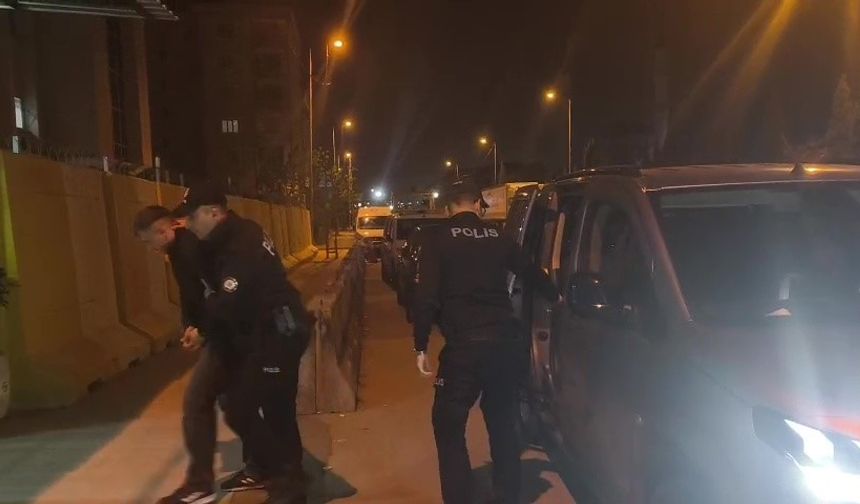 Pendik’te asker eğlencesinde havaya ateş eden şahıs yakalandı
