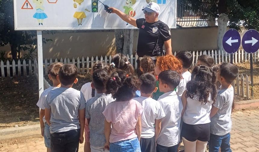 Polislerden öğrencilere uygulamalı eğitim