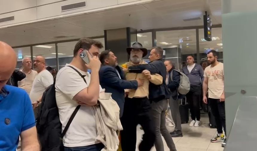 Restoran işletmecisi Cüneyt Asan’ın havalimanında yolcuyla tartıştığı anlar kamerada