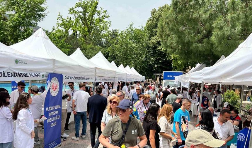 ‘Sağlık Sokağı’nda vatandaşa ücretsiz sağlık hizmeti