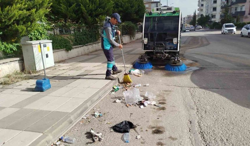 Şahinbey Belediyesi temizlik ekipleri 7/24 görev başında