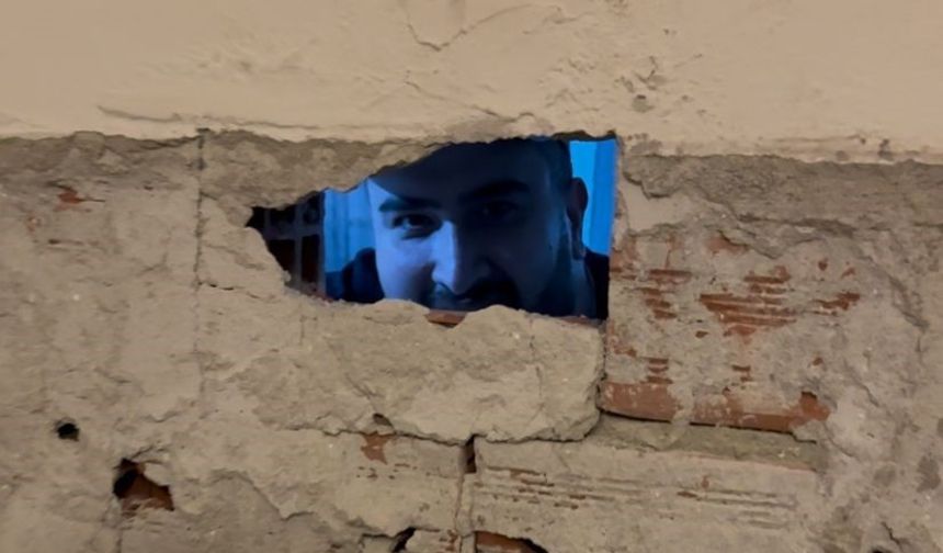 Şaka gibi olay komedyenin başına geldi: Duvarı kırıldı tamirci göründü