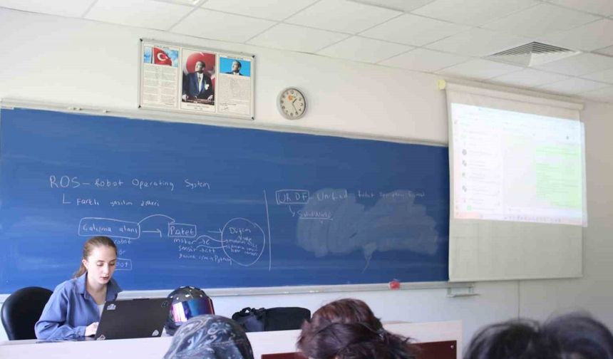 Sakarya Üniversitesi’nde ‘Uygulamalarla Robotikte Yapay Zeka’ etkinliği