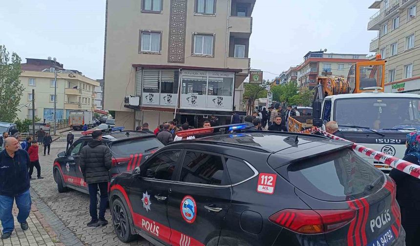 Sancaktepe’de otomobil telefoncuya daldı