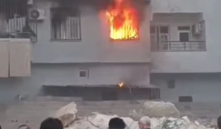 Şanlıurfa’da yangın paniği: Alev alev yanan daire küle döndü