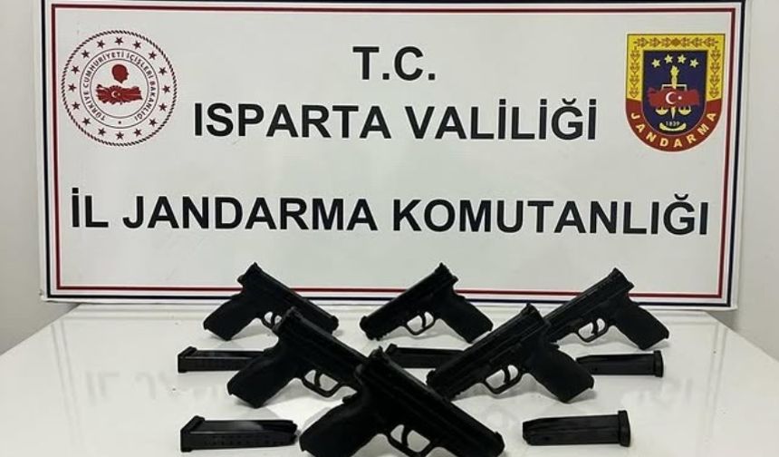 Şarkikaraağaç’ta ruhsatsız silah operasyonu