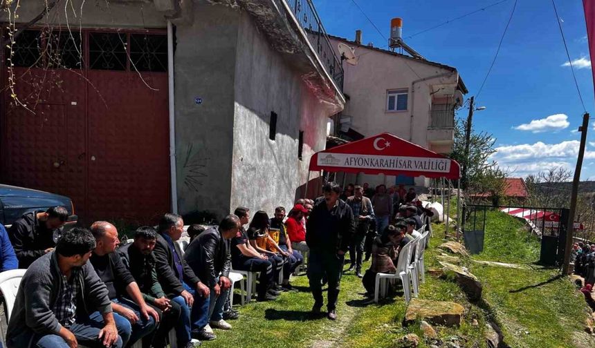 Şehit evinde bekleyiş devam ediyor