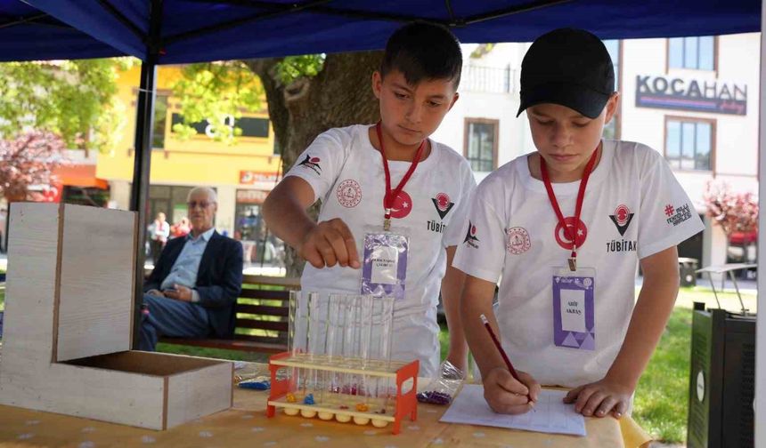 Sındırgı’da bilim fuarı düzenlendi