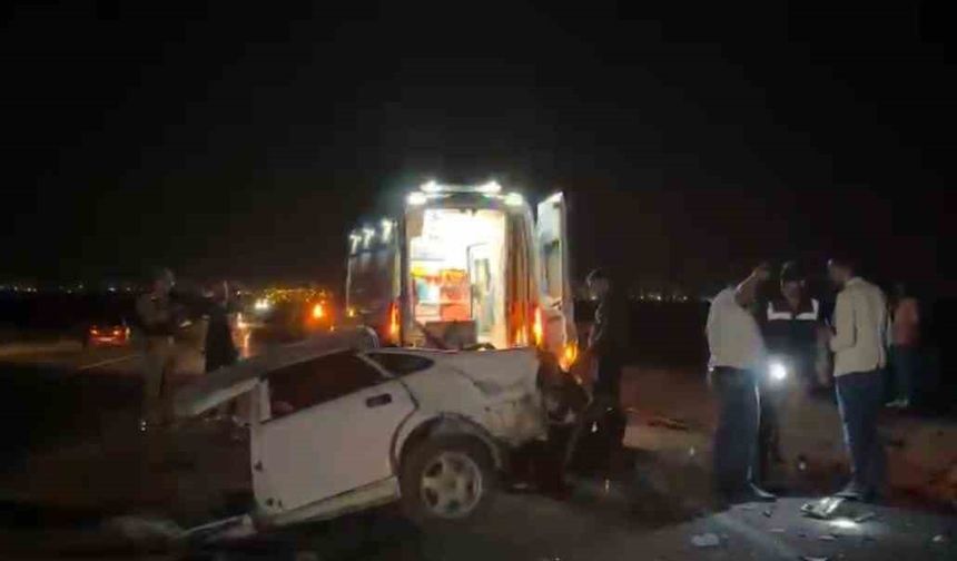Siverek’te otomobil tıra çarptı: 1 ölü, 1 yaralı