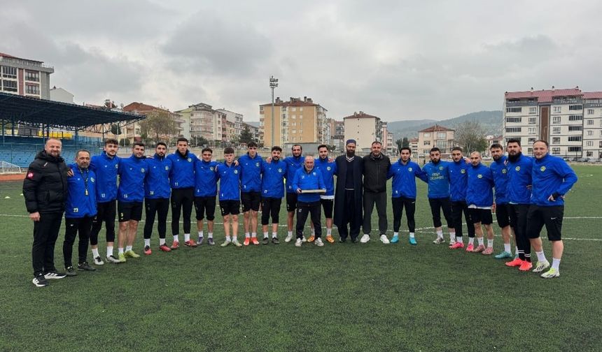 Söğütspor yönetimi, zorlu maç öncesi oyuncuların tüm alacaklarını ödedi