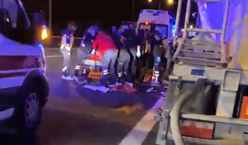 TEM’de arıza nedeniyle araçtan inen 2 kişiye tır çarptı