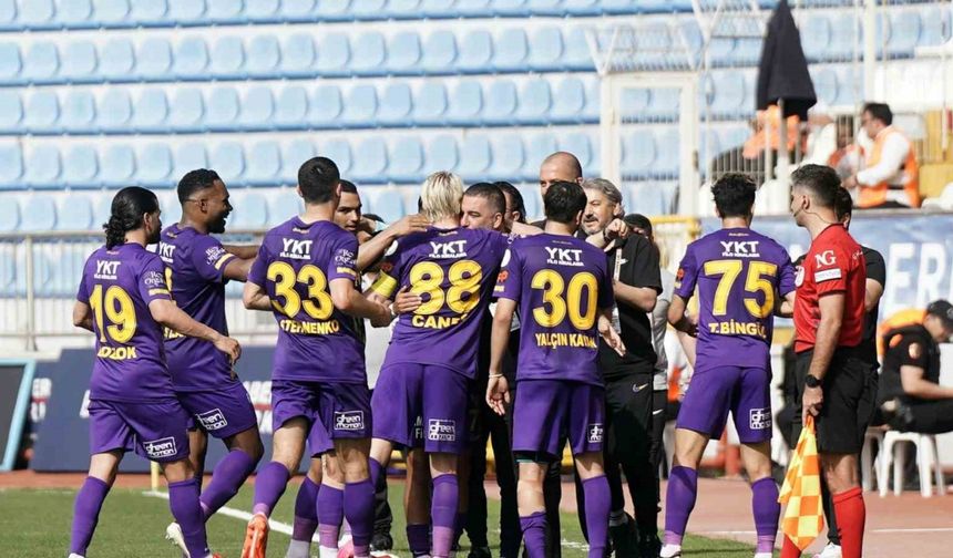 Trendyol Süper Lig: Eyüpspor: 2 - Antalyaspor: 0 (İlk yarı)