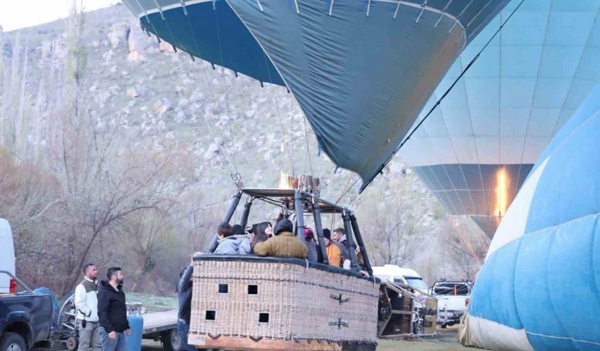 Turistler balon ile Ihlara Vadisi’ni havadan keşfediyor