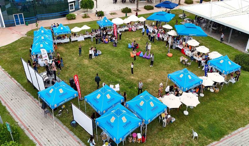 Üretici kadınlar üniversitede stant açtı