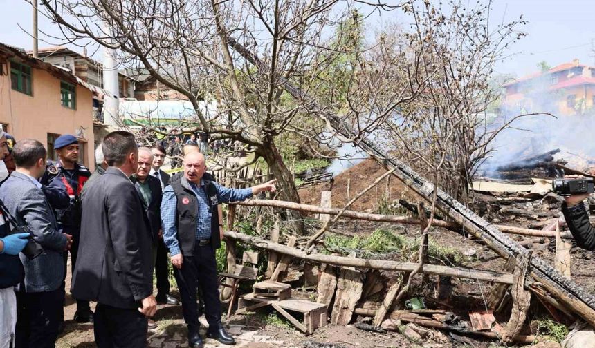 Vali Ali Çalgan: "Yangından etkilenen vatandaşlarımızın yaraları en kısa sürede sarılacak"  0