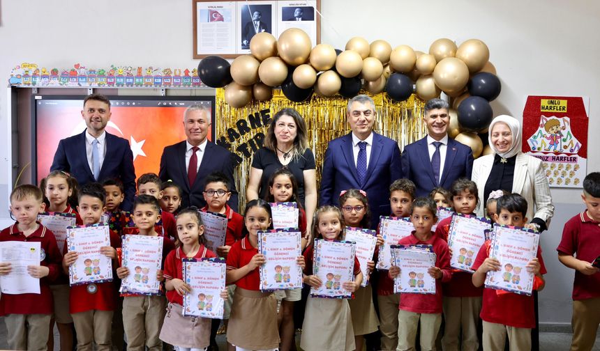 Mersin’de 403 bin öğrenci karne sevinci yaşadı
