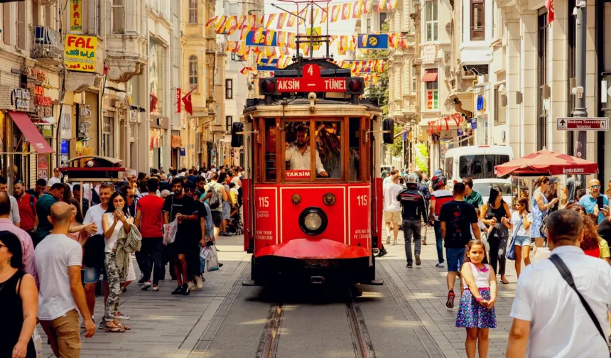 İstanbul göçün merkezi oldu! 2024'te Türkiye’ye 314 bin göç, yurt dışına 424 bin göç
