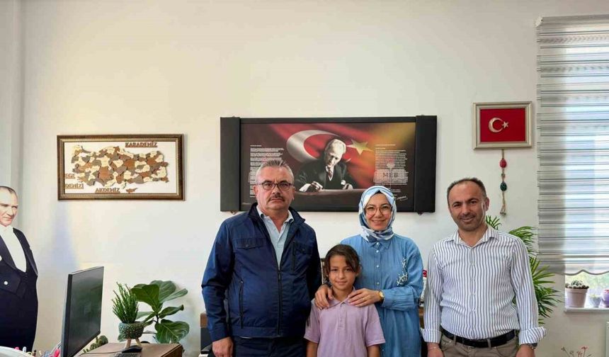 "1 Kural 1 Ömür" temalı resim yarışması il birincisi Hisarcık Atatürk İlkokulu’ndan