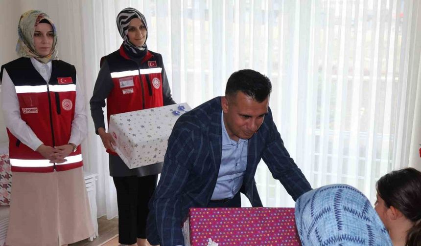 200 çocuğa bayram hediyesi: Bayram öncesi anlamlı destek
