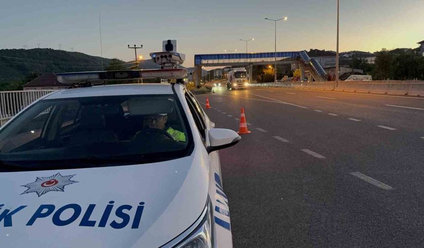 26’sı alkolden 215 araç trafikten men edildi